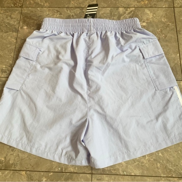 Adidas Originals Cargo Shorts Adicolor Sz L
Women NWT - Picture 8 of 10